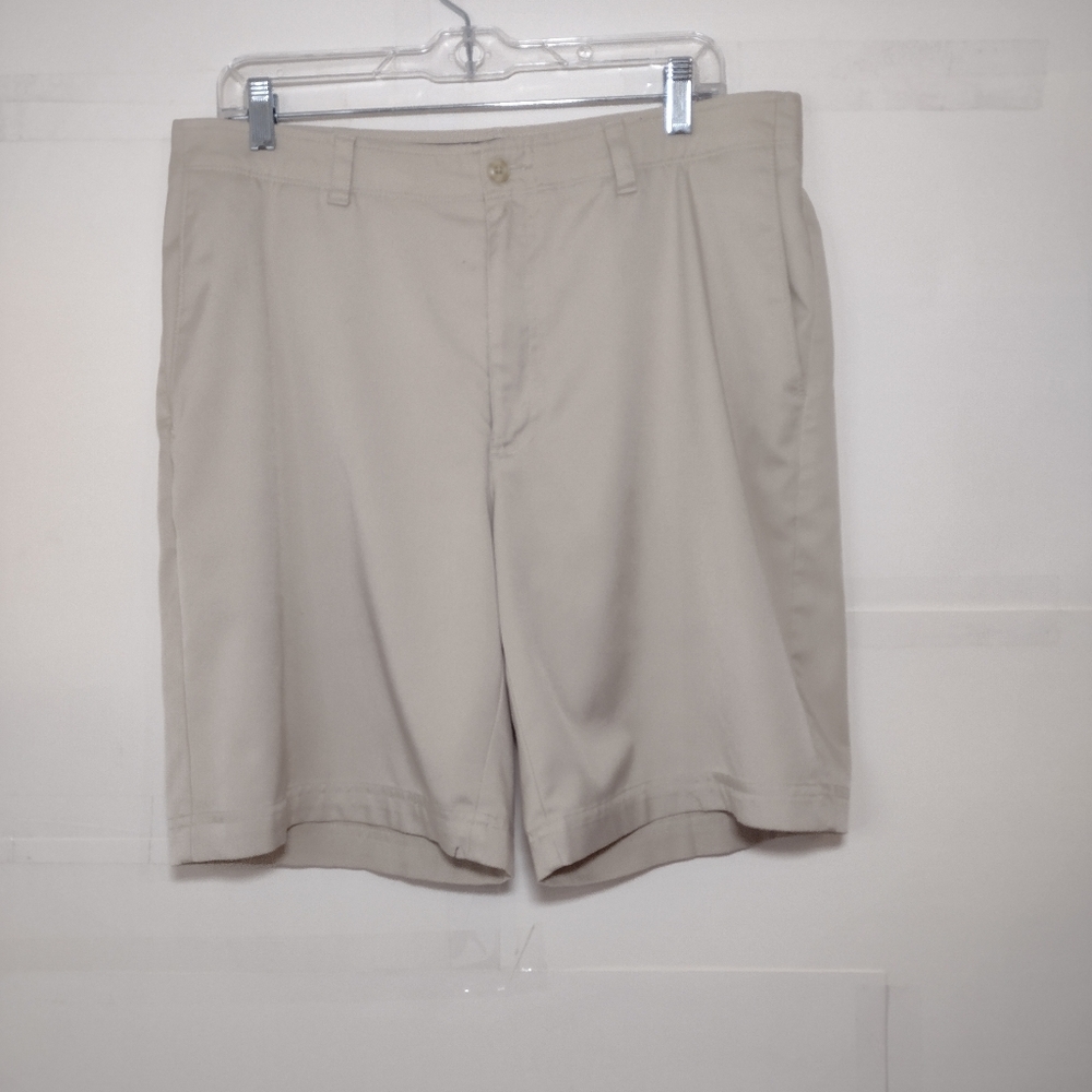 Pro Tour Men's Classic Tan Shorts Size (34)